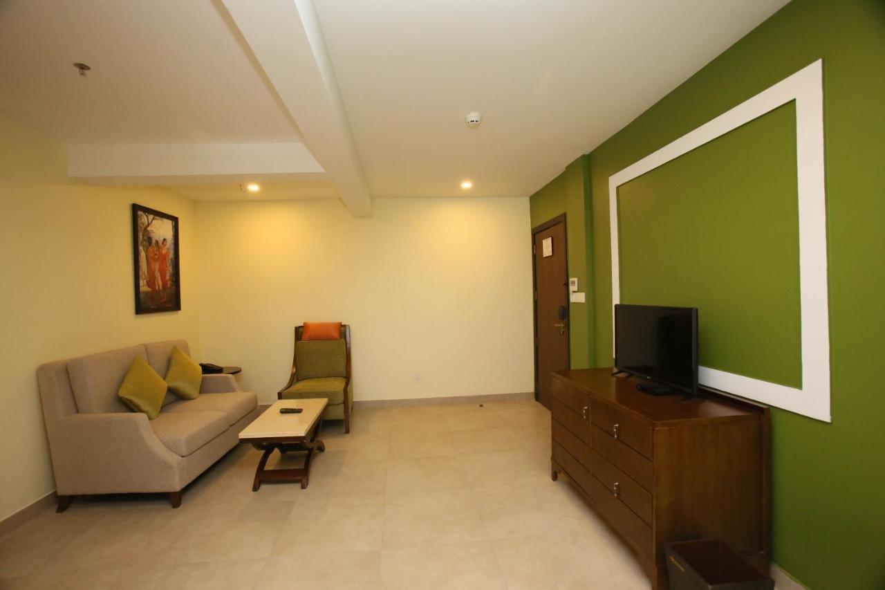 Vivin Luxury Suites Thiruvananthapuram Exterior foto